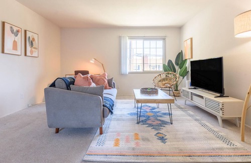 East Side Costa Mesa Apartment | 1BR Apartment in Costa Mesa