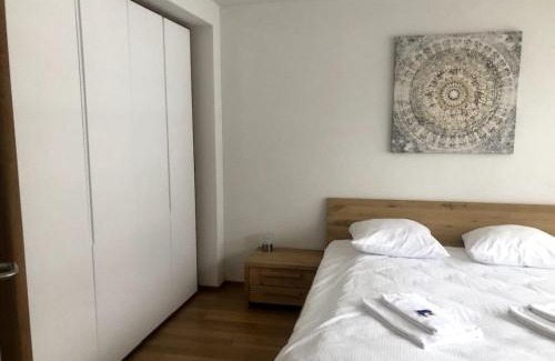 Sihlfeld Apartment | 1BR apartment with balcony - West 13