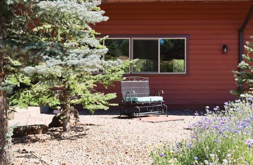Pinetop Condo | 1BR Comfort Near Forest Trails
