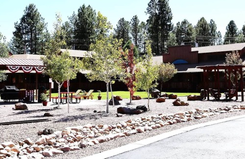 Pinetop Condo | 1BR Comfort Near Forest Trails