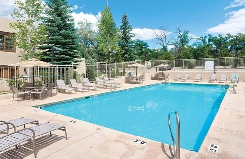 Taos Condo | 1br Cozy Pueblo Style Condo w/Stunning Views