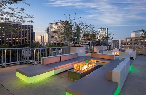 West End Condo | 1br Deluxe Unit Rooftop Pool Austin Skyline Views!