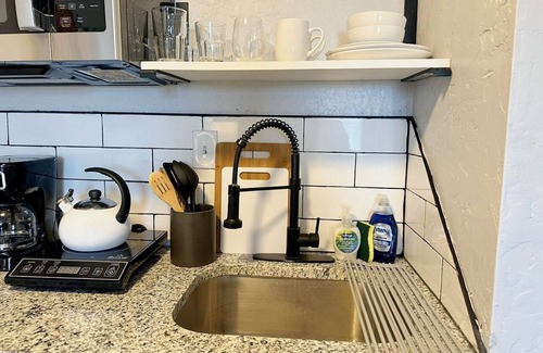 Central Oklahoma City Apartment | 1BR Holiday Studio w Kitchenette + Queen Bed #20B