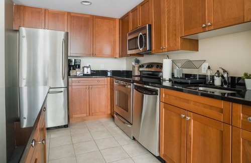 Eisenhower East Apartment | 1BR in Alexandria w/ Gym and Pool
