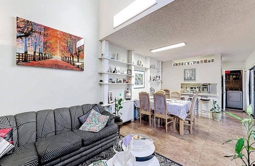 Fontainebleau House | 1BR in Shared Home | Pool, Tennis & Lake, Miami