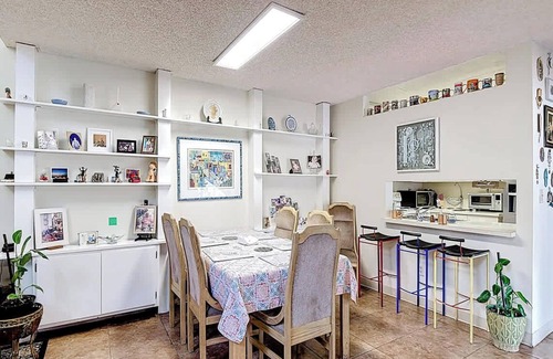 Fontainebleau House | 1BR in Shared Home | Pool, Tennis & Lake, Miami