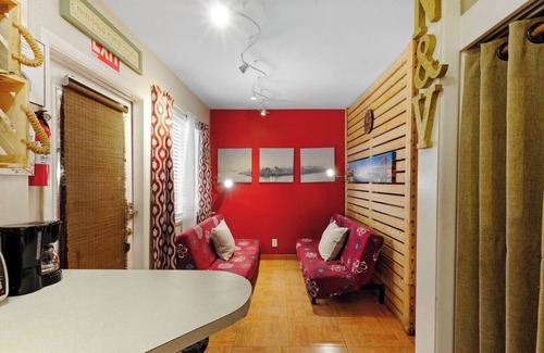 Downtown Hollywood Apartment | 1BR Pet-Friendly Studio Parking and Backyard BBQ