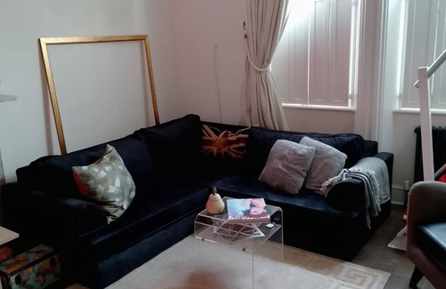 Warwick Apartment | 1br - Sleeps 4 - Central London - ws 99-100