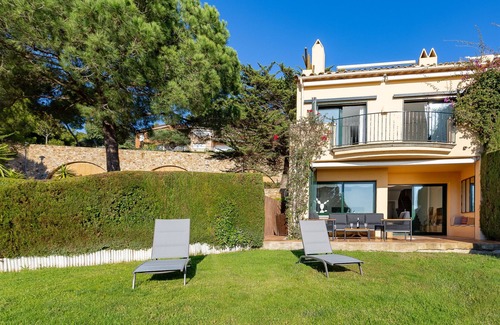 Llafranc Villa | 1SB 01 - Beautiful house with private garden and communal pool near the beach of Llafranc