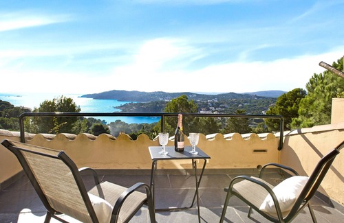 Llafranc Villa | 1SB 01 - Beautiful house with private garden and communal pool near the beach of Llafranc