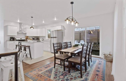 Pittsburgh House | 1st Fl Bedroom Fenced Yard Nearby Stadiums/DT