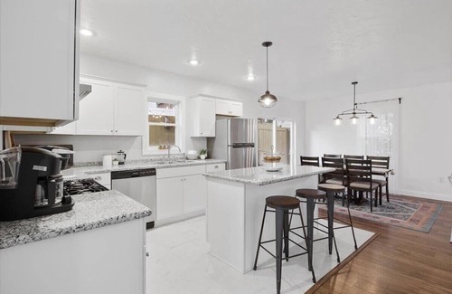 Pittsburgh House | 1st Fl Bedroom Fenced Yard Nearby Stadiums/DT
