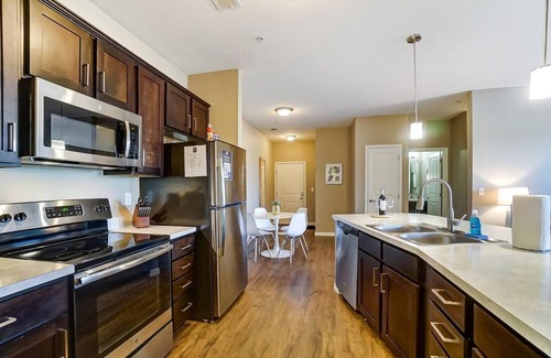 Tuttle West Apartment | 1st Floor Monthly 2BR | W/D | <30m to Honda + OSU