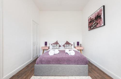 York Apartment | 1st Floor Nunnery Modern, Romantic 1 Bed Apartment in York Pass the Keys
