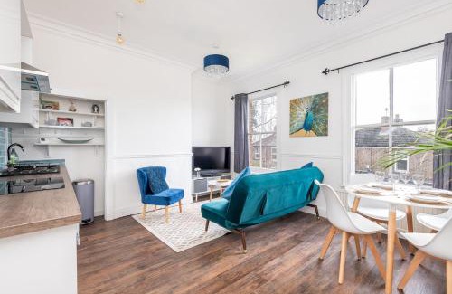 York Apartment | 1st Floor Nunnery Modern, Romantic 1 Bed Apartment in York Pass the Keys