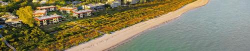 Sanibel Apartment | 1st Floor Sanibel Island Condo Steps From The Gulf Of Mexico 5C1