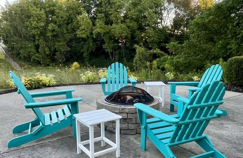 South Haven Condo | 2:00 PM check-in | Upscale loft | Indoor pool & hot tub