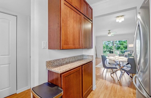 Central Naples Apartment | 2/2 Lovely Home away from home, only monthly rental