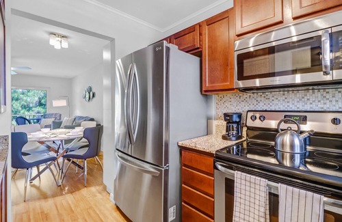 Central Naples Apartment | 2/2 Lovely Home away from home, only monthly rental