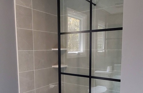 Monroe County House | 2.2 Miles from Shoppes at Rivers Crossing in highly sought after North Macon