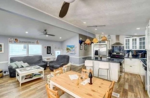 Hutchinson Island South House | 2/2 Piece of Paradise