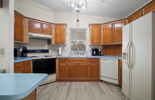 The Villages House | 2/2 Ranch home, nGolf Cart, near Shopping & Spanish Springs