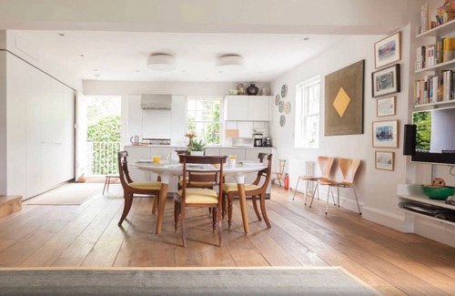 North Kensington House | 2.5m Notting Hill Loft Home Triple Aspect Privacy Chef Kitchen Portobello Road
