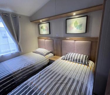 Holworth House | 2-6 guests Holiday Chalet in Durdle Door