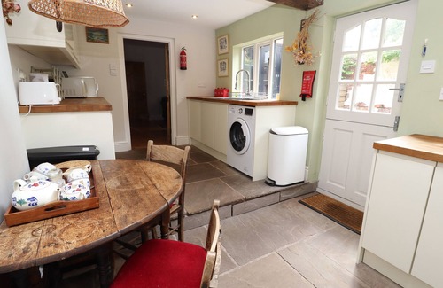 Chester Cottage | 2 Ashby Place