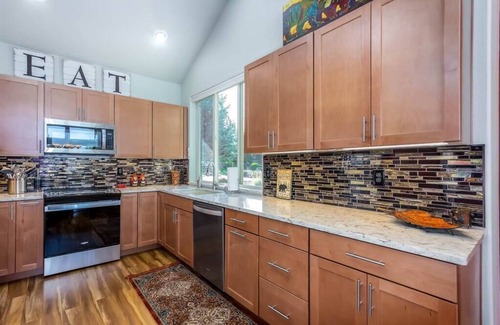 Redmond House | 2 Bd/2 Bth, Eagle Crest Resort, Resort Amenities!