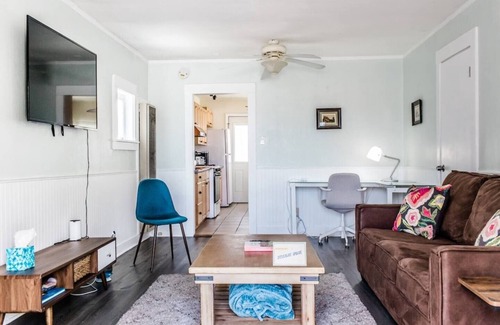 Torrance House | 2 BD in Quiet Neighborhood + AC, Desk, Fast Wifi