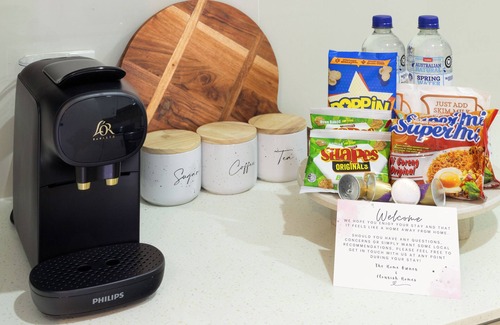 Sunnybank Apartment | 2 Bdr Apt! Train! Parking! Restaurants! 2144D2