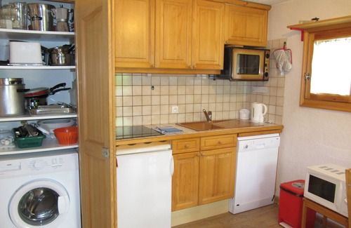 Saint-Gervais-les-Bains Apartment | 2 bdr, mountain view, quiet location in the green close to town, terrace, garage