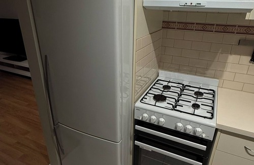 Walkerville Apartment | 2 Bdrm Apartment - Spacious, ducted heating & cooling, located 10min to CBD!