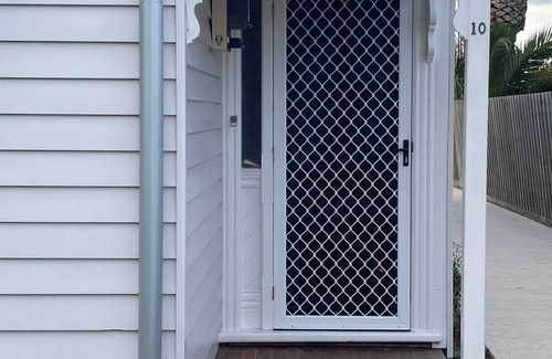 Geelong West Cottage | 2 bdrm, family friendly, Comfy Cottage in walking distance to….