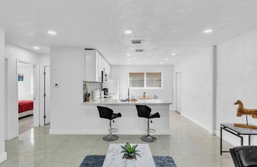 Hallandale Beach House | 2 Bdrm Modern House Mins From Beach & Casino HB1