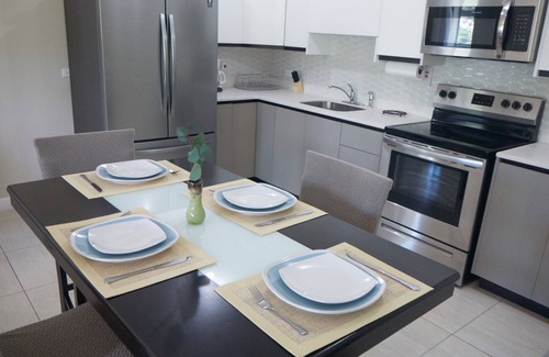 Eastwood Park Apartment | 2 bed 2 bath apartment exactly across from the National Stadium/Arena