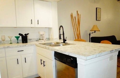 Oak Ridge Condo | 2 Bed/2 Bath Condo