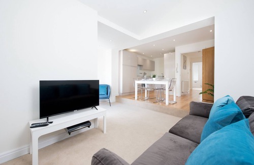 Havering Apartment | 2 Bed, 2 Bath Duplex Apartment