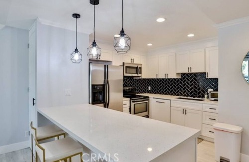 Santa Ana Heights Condo | 2 bed, 2 bath Modern, Private Living by the Beach