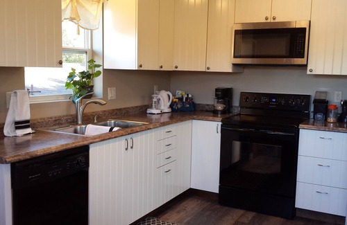 Woodstock Apartment | 2 Bed/2 Bath Quiet Apartment close to Park