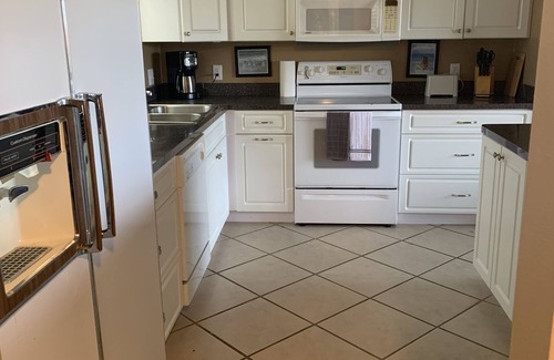 Siesta Key Condo | 2 Bed 2 Bath - Sleeps 4 Mandatory 2 month minimum Stay