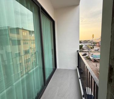 Saphan Sung Apartment | 2 Bed & 2 Bath Suite, 5th floor