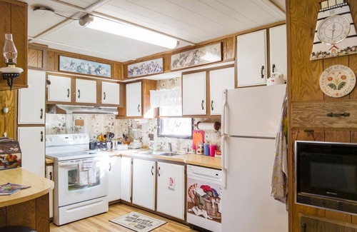 Hollister House | 2 Bed/2 Bath Walk-In Home ~ Near Table Rock State Park ~ FREE TICKETS INCLUDED! (CASA)