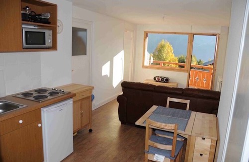 Les Deux Alpes Apartment | 2 Bed Apartment with great views and backs onto the Diable ski lift