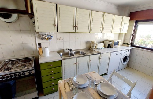 Reboleira Apartment | 2 bed apartment in Perfect location to Enjoy Lisbon Sintra Cascais 1200m metro