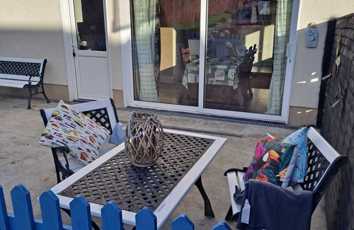 Kildangan Apartment | 2-Bed Apartment Sleeps 6 with Parking