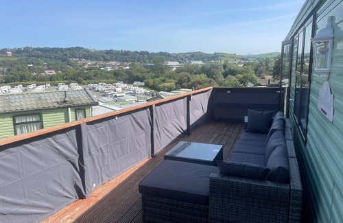 Penparcau Ski Chalet | 2 Bed Caravan - Sleeps 6 - Pets - Pool - Parking