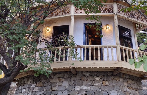 Hunza Ski Chalet | 2 Bed Chalet - Yasam Cloud Nine And a Half Hunza