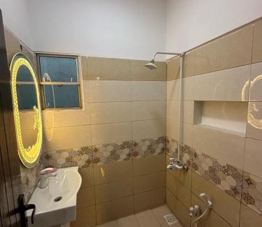 D.H.A. Apartment | 2 Bed Condo With Lift And Drawing Dining